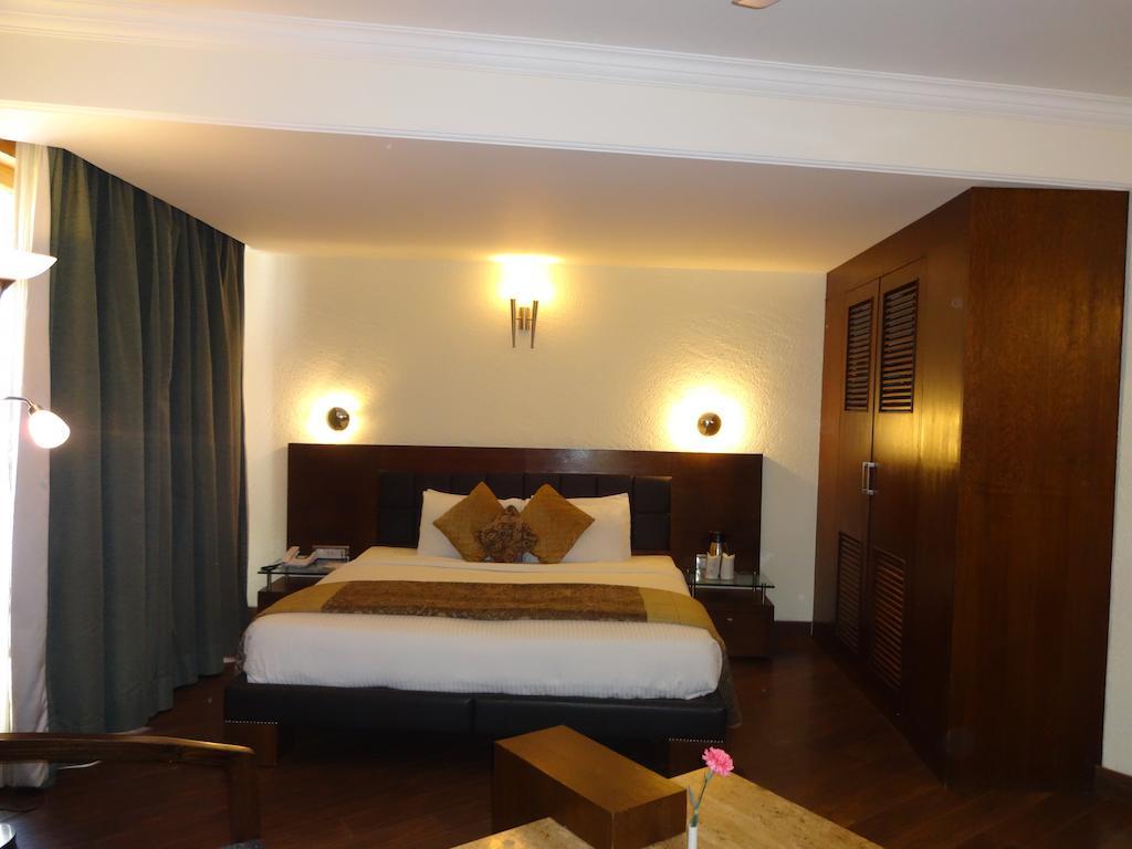 Hotel Combermere Shimla Bagian luar foto